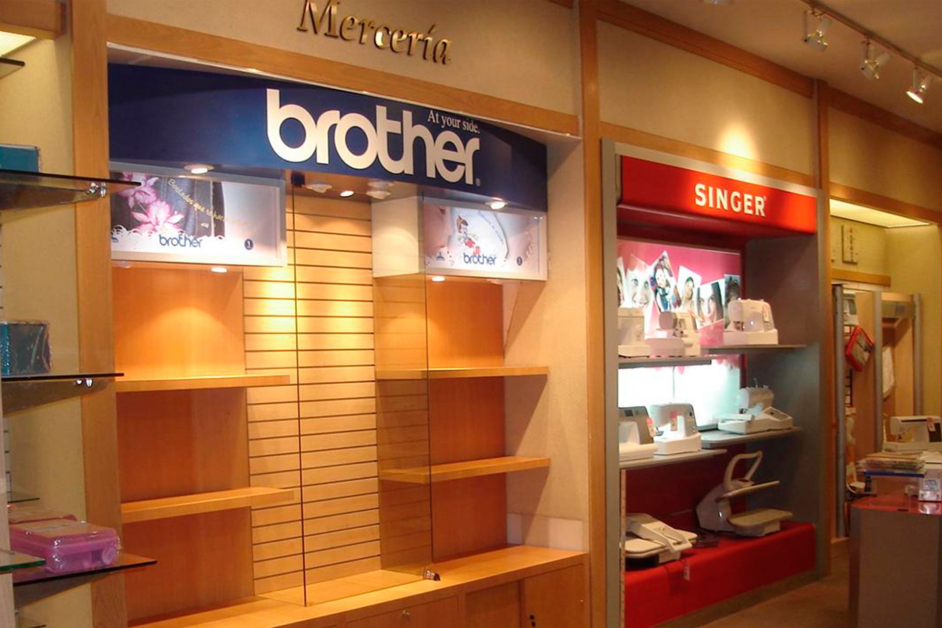 exhibidores y modulos promocionales