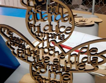 corte laser de materiales en display